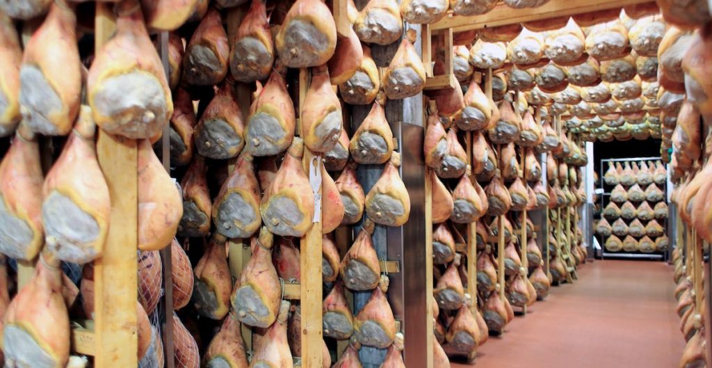 Prosciutto crudo di Parma DOP caratteristiche e metodo di produzione